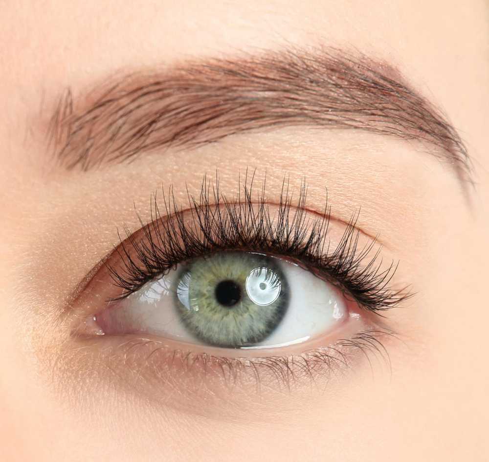 DIY Lashes Doll-Eye Style NO 2 aus Mini Starter Set No 1, getragen am Auge


